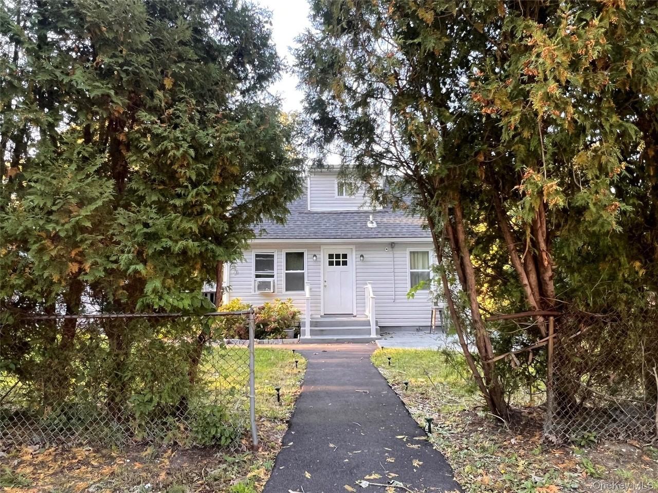 11 Washington Ave - Photo 4 of 24