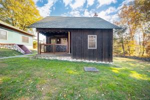 featured image of 35 Clara Ave