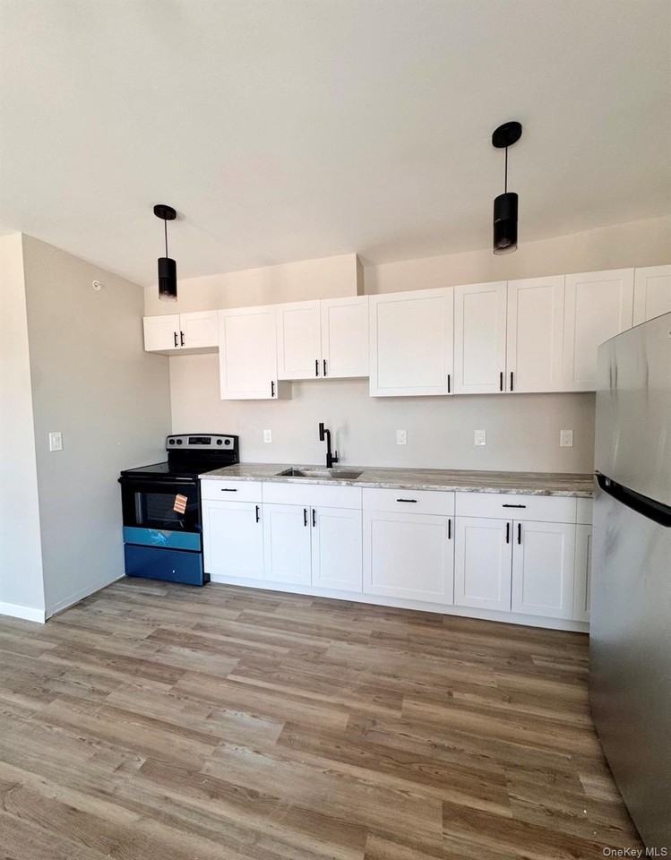 199 Chambers St #2 - Photo 6 of 6