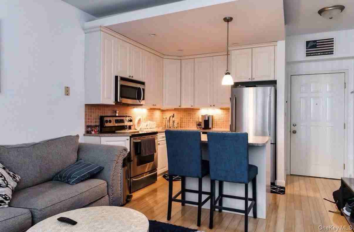 21 Arizona Ave #101 - Photo 2 of 10