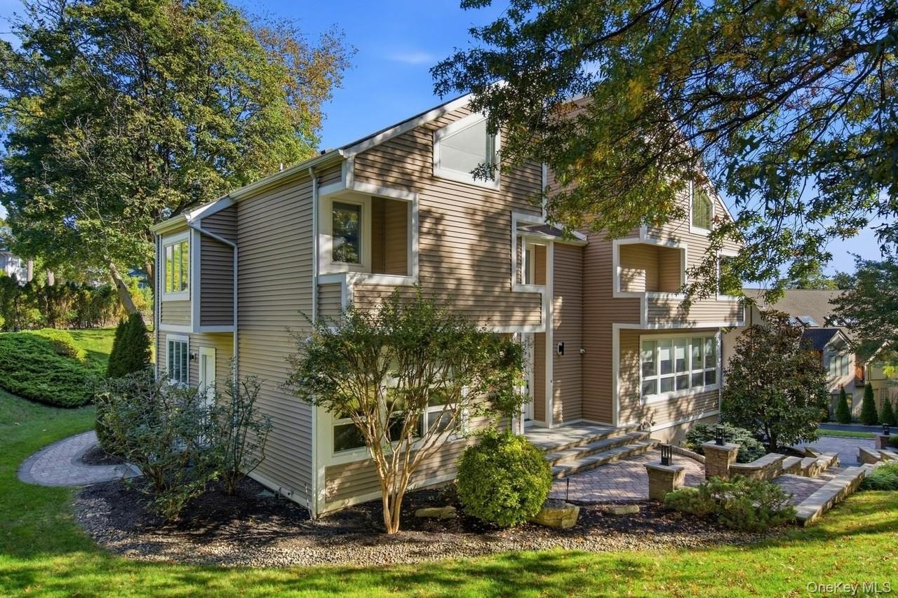 2 Verity Ln - Photo 3 of 48