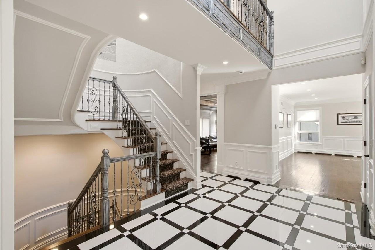2 Verity Ln - Photo 5 of 48