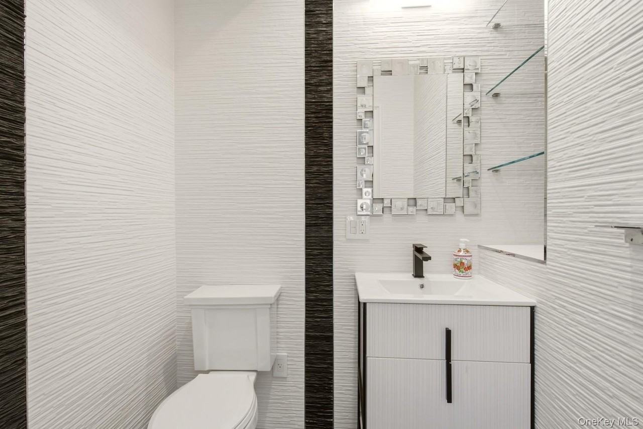 2 Verity Ln - Photo 7 of 48