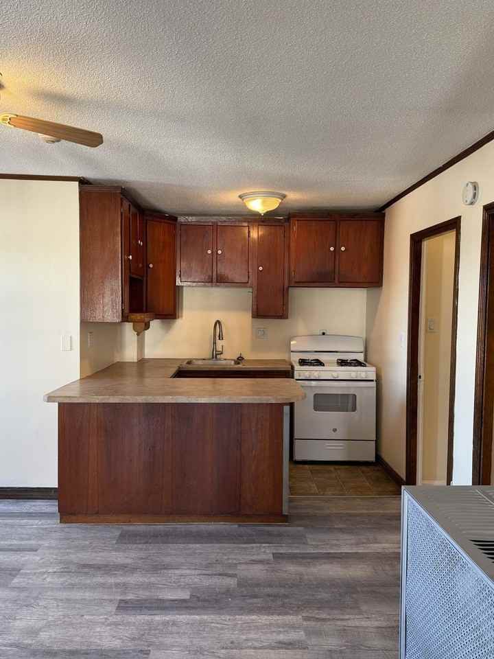 212 Lowell St #3W - Photo 2 of 10