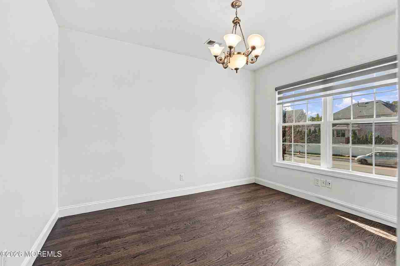 151 Miller Rd - Photo 7 of 30