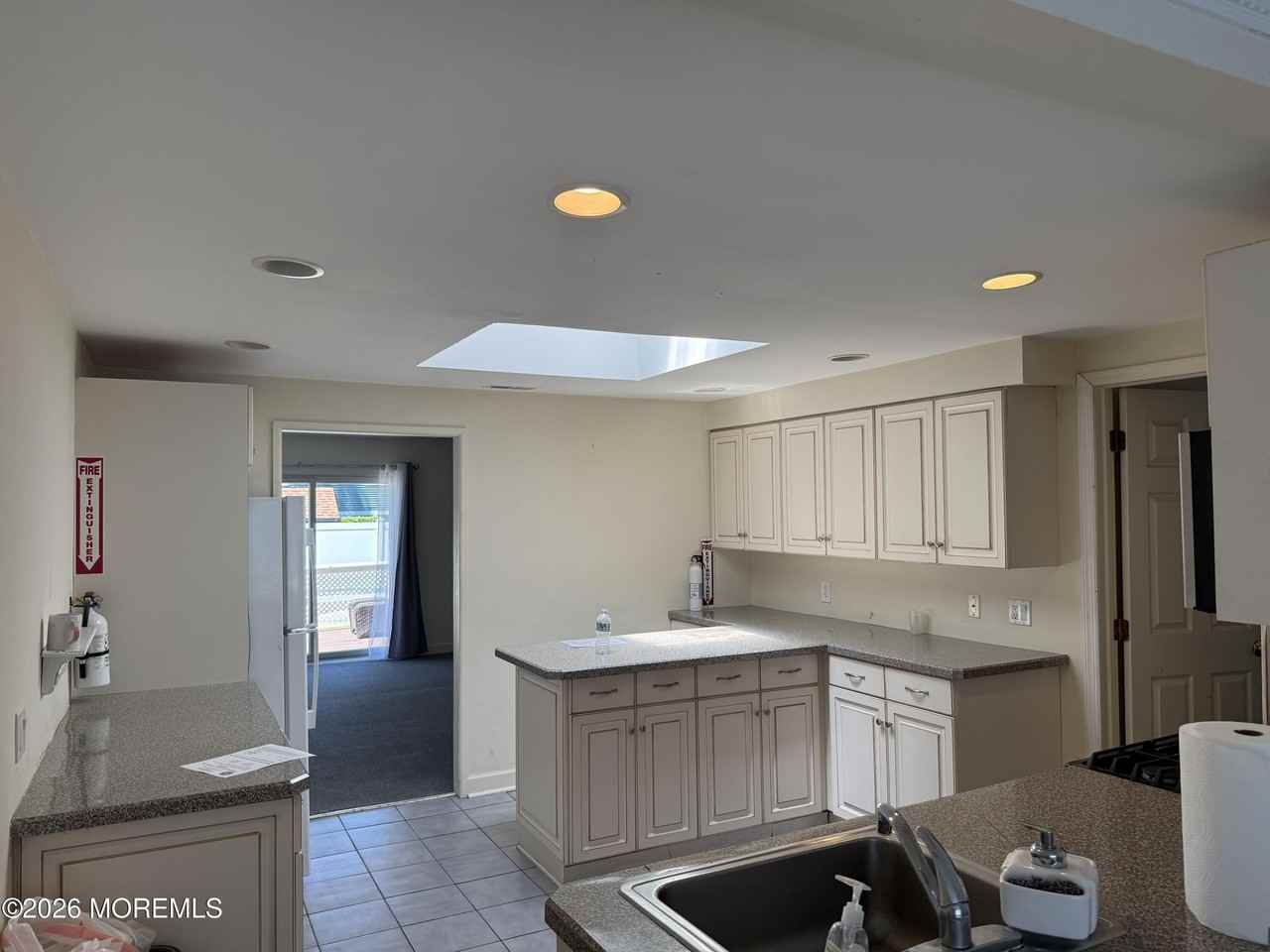 191 Norgrove Ave - Photo 4 of 8