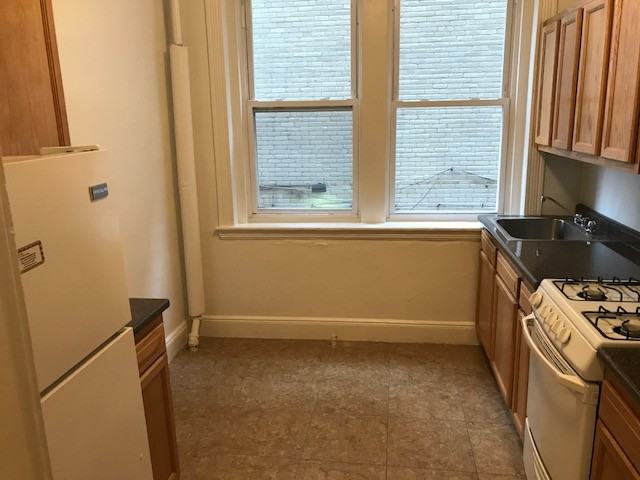 1804 Commonwealth Avenue - Photo 5 of 10