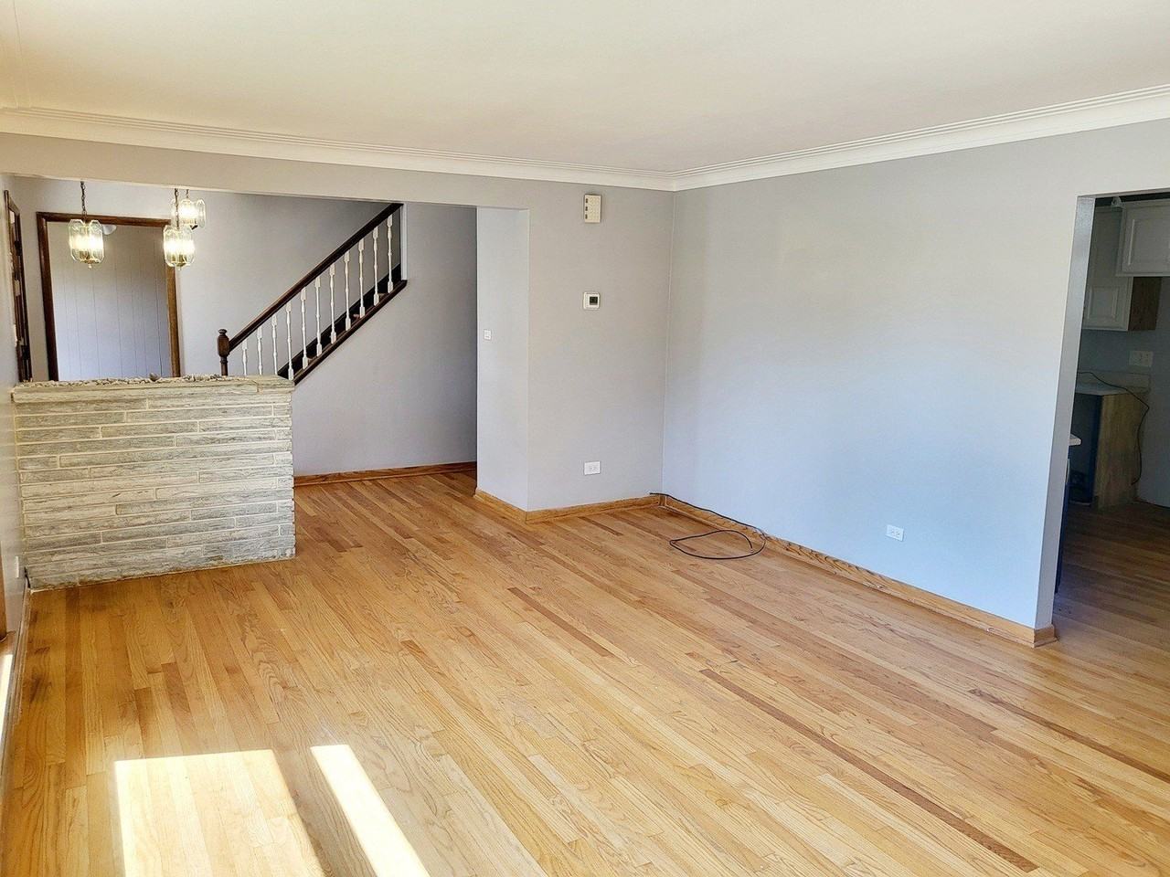10312 S Kenneth Ave - Photo 5 of 28