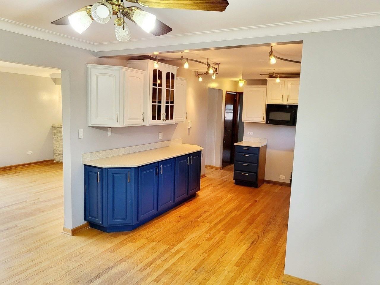 10312 S Kenneth Ave - Photo 7 of 28