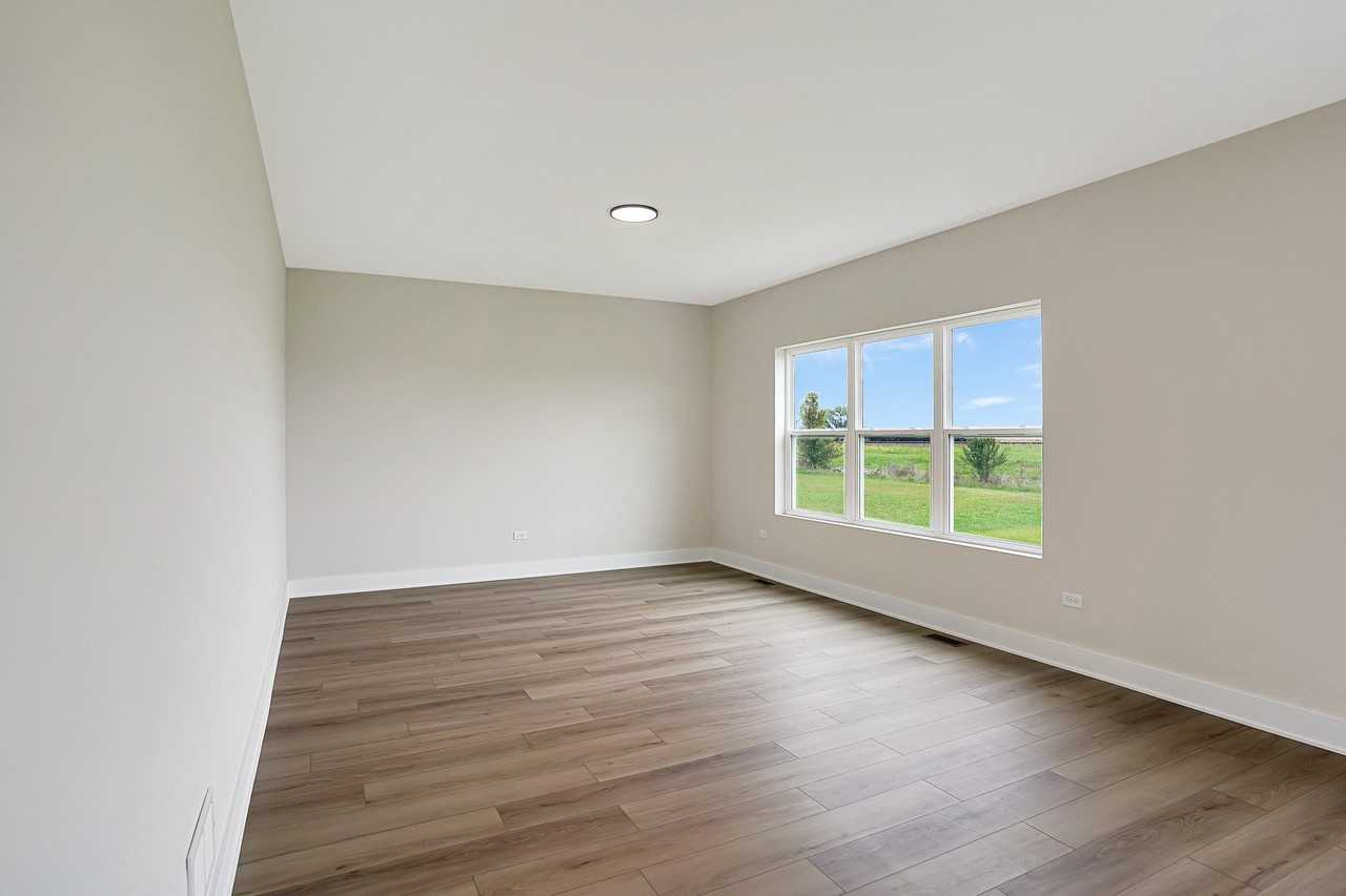 933 Covey Ln - Photo 4 of 28