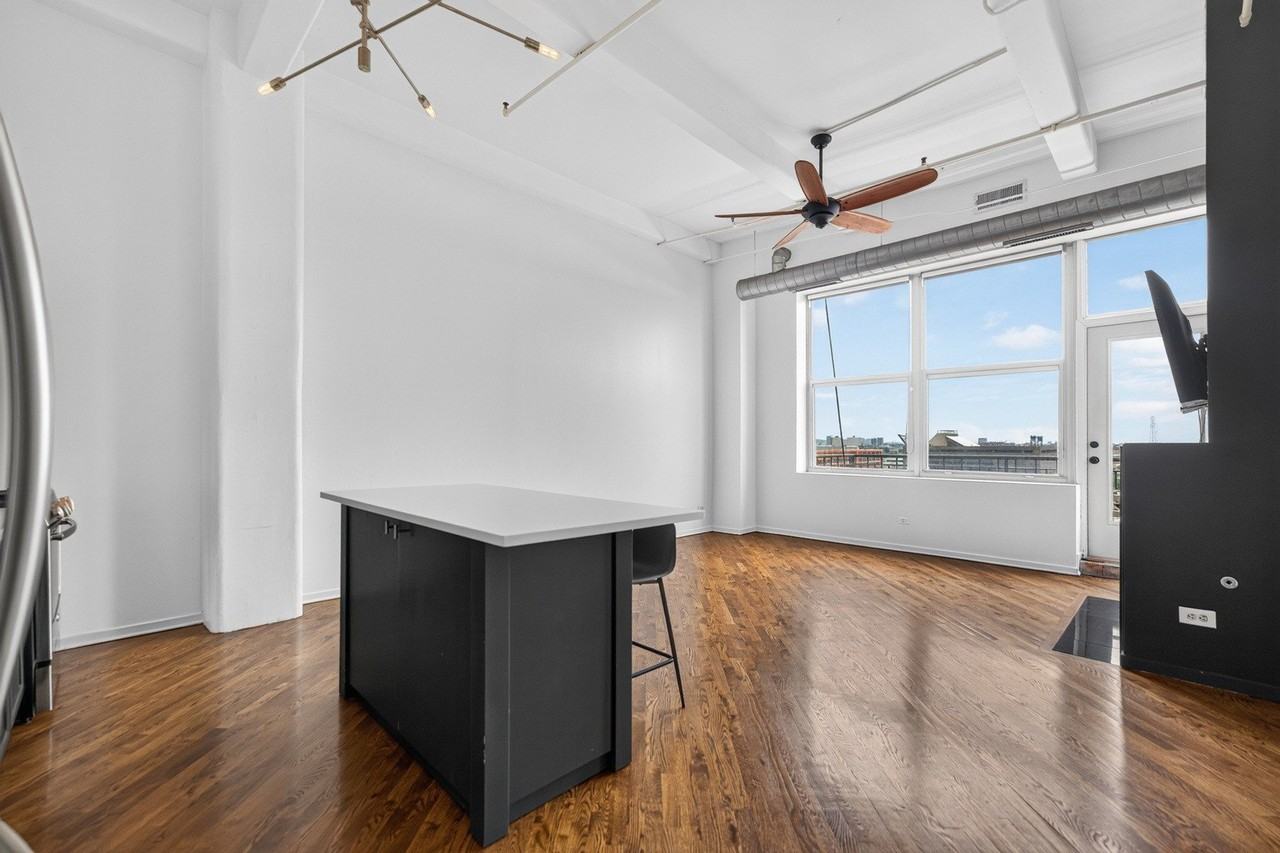 500 S Clinton St #1013 - Photo 4 of 21