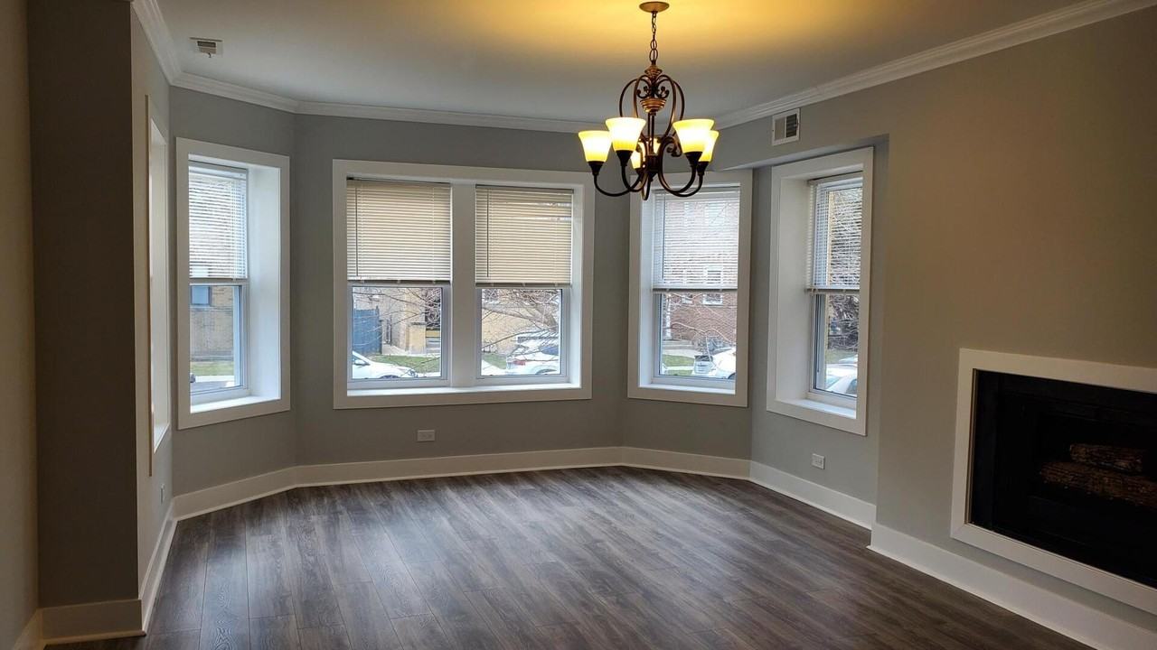 6707 N Artesian Ave #1 - Photo 2 of 8