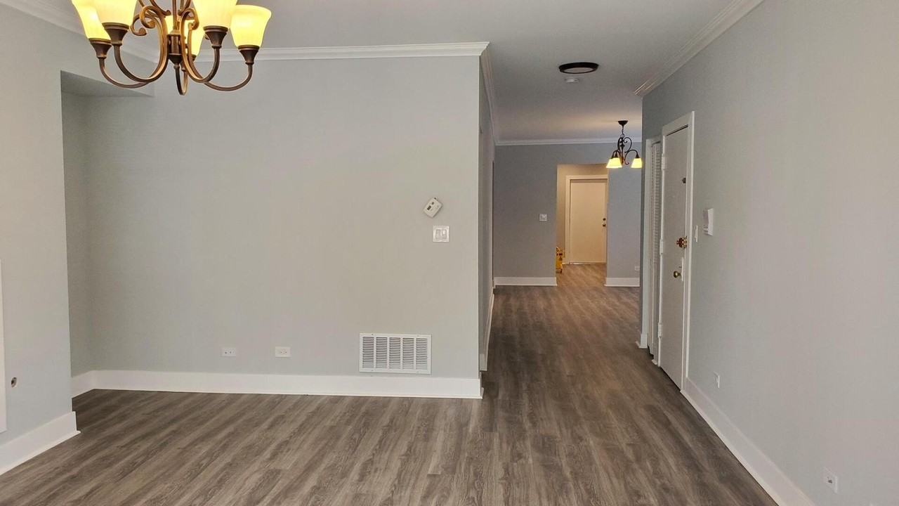 6707 N Artesian Ave #1 - Photo 4 of 8