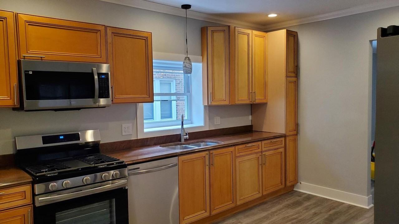 6707 N Artesian Ave #1 - Photo 5 of 8