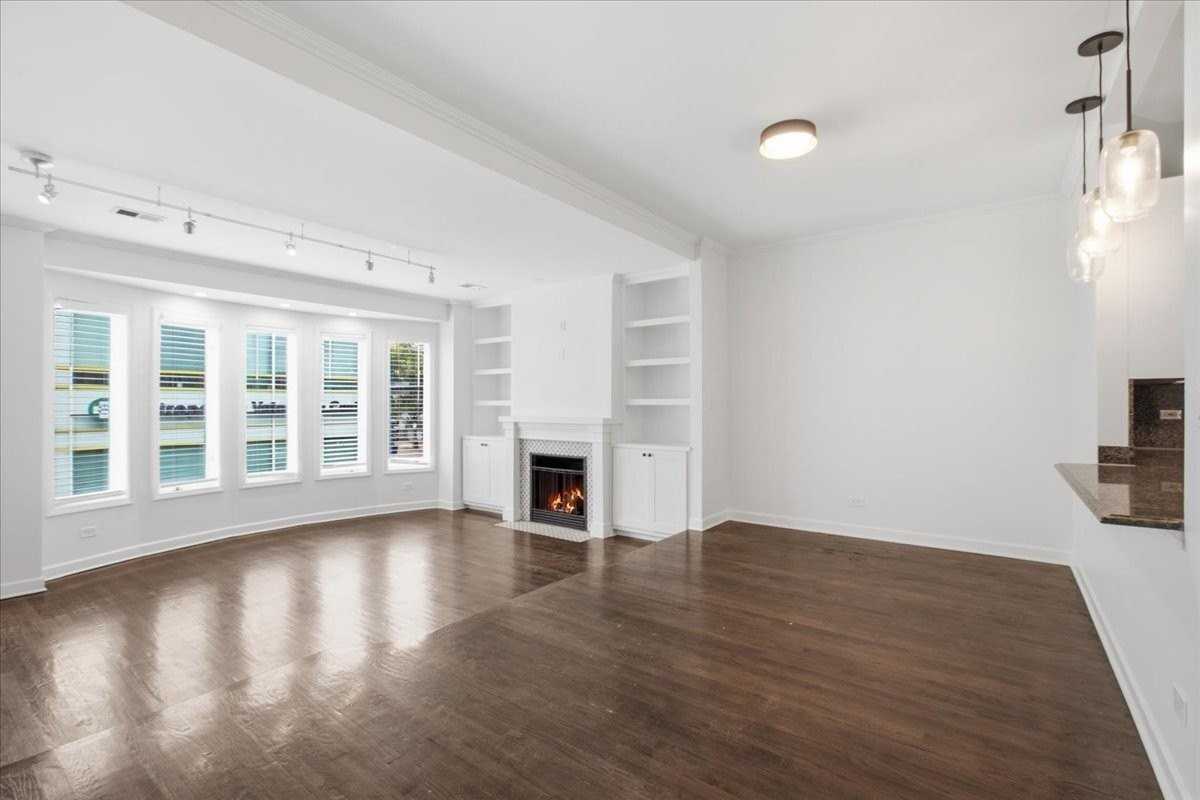 77 E 16th St #2 - Photo 2 of 18
