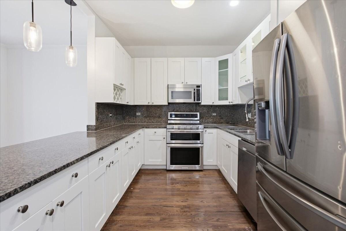 77 E 16th St #2 - Photo 6 of 18
