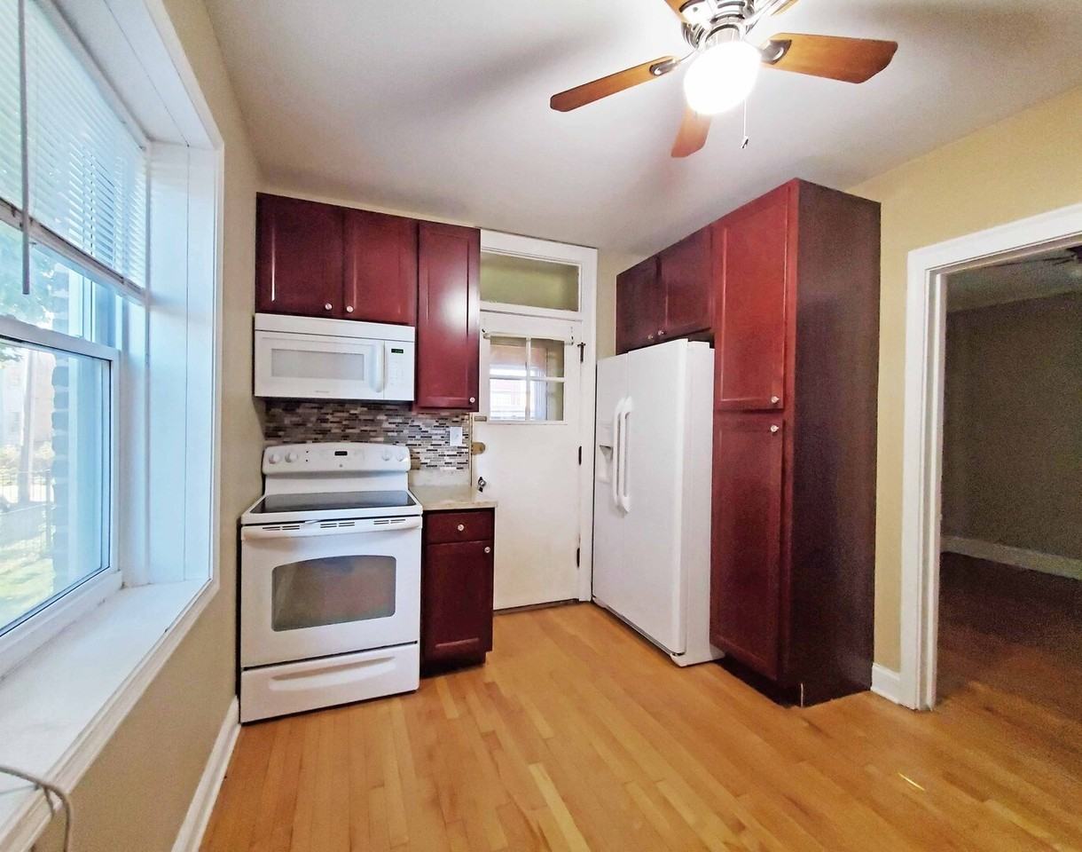 8922 Skokie Blvd #1 - Photo 3 of 12
