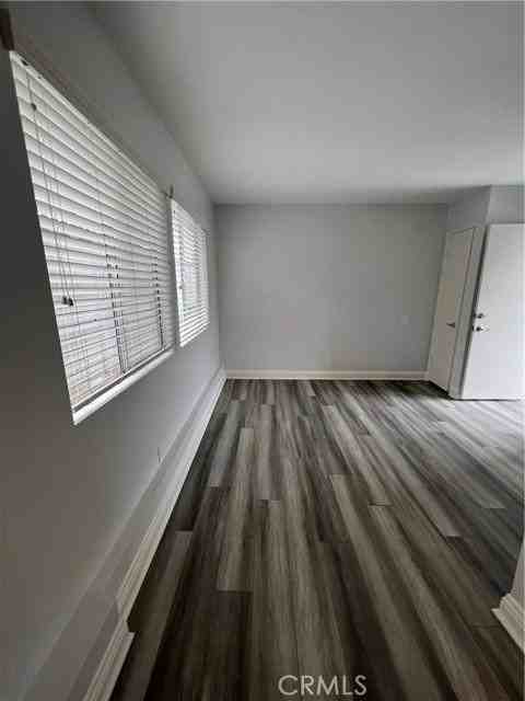 701 1/2 Larkspur Ave - Photo 4 of 8