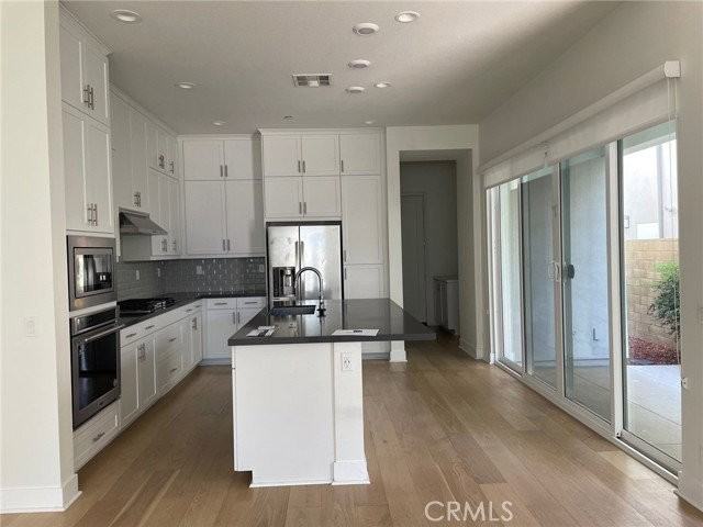 213 Paramount - Photo 6 of 8