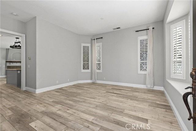 22 Wellington Pl - Photo 4 of 8