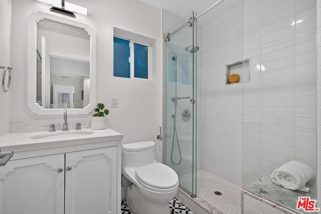 14348 Roblar Pl - Photo 3 of 8