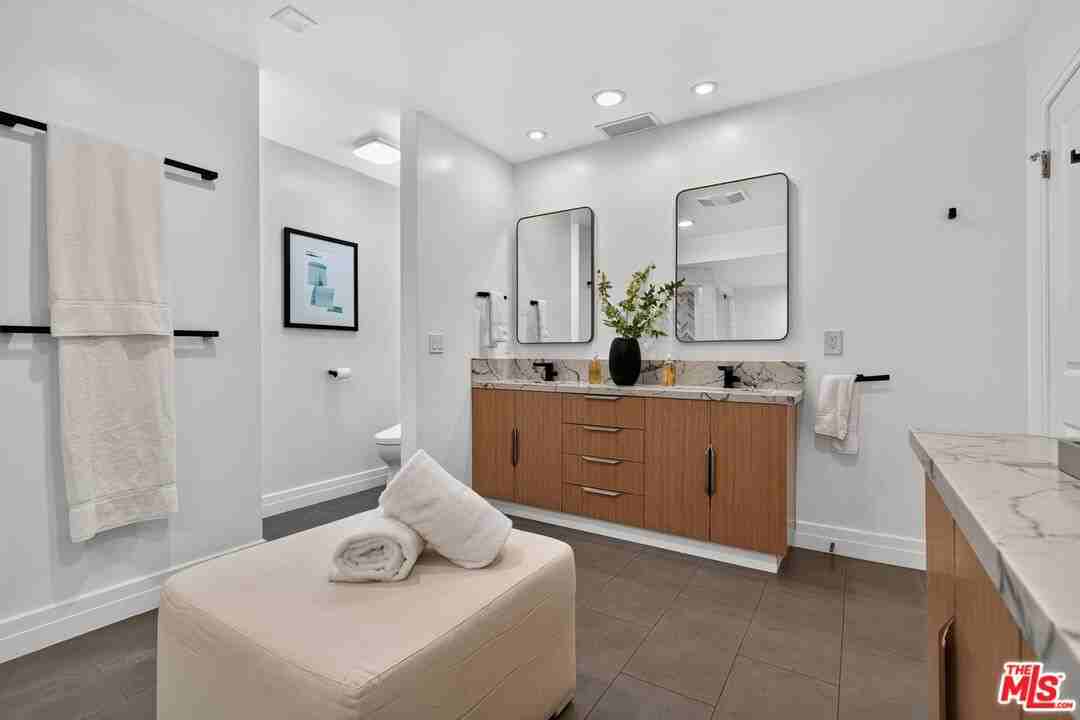 14348 Roblar Pl - Photo 4 of 8