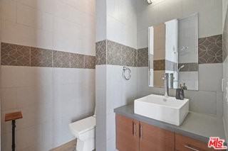 1152 N La Cienega Blvd #102 - Photo 7 of 8