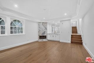 342 N Palm Dr #101 - Photo 3 of 8