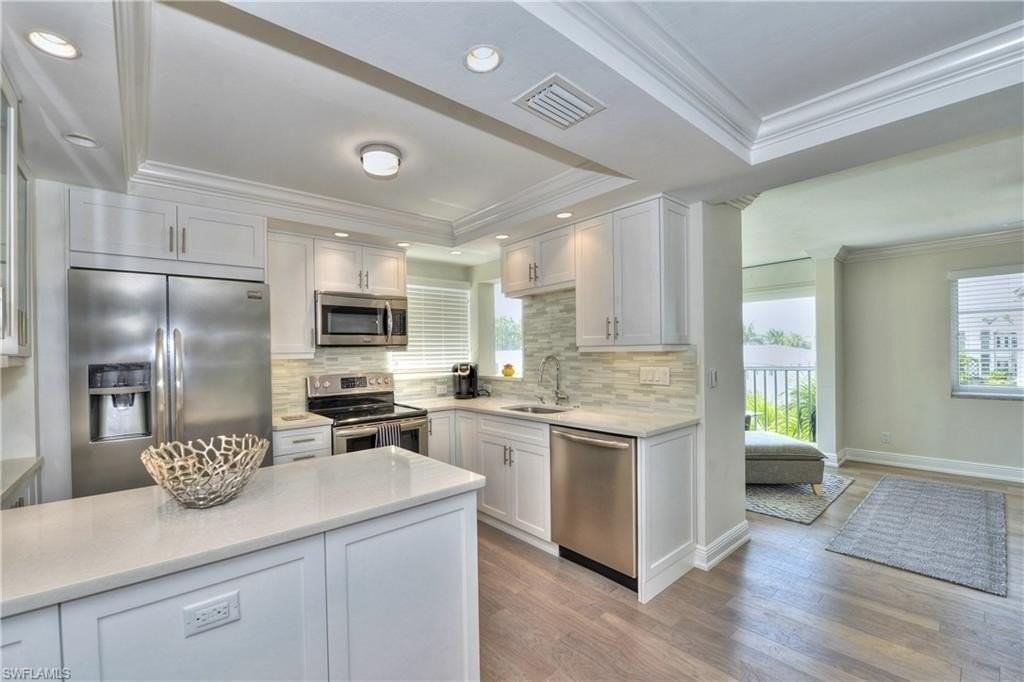 900 8th Ave S #301 - Photo 3 of 25