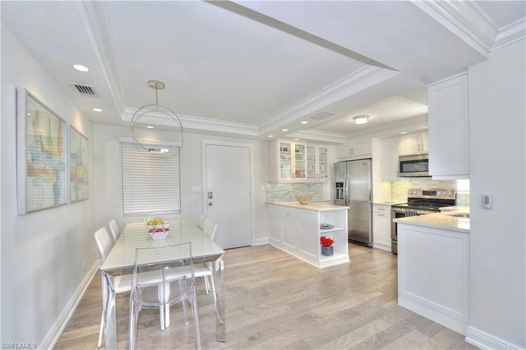 900 8th Ave S #301 - Photo 4 of 25