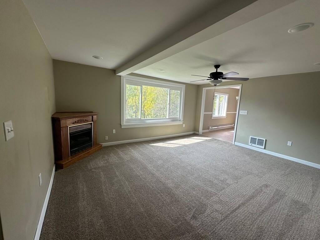 952 Lacey St - Photo 5 of 11