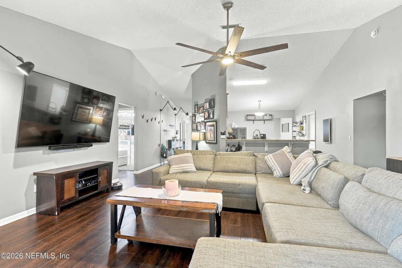 9423 Hunston Mill Ln - Photo 6 of 31