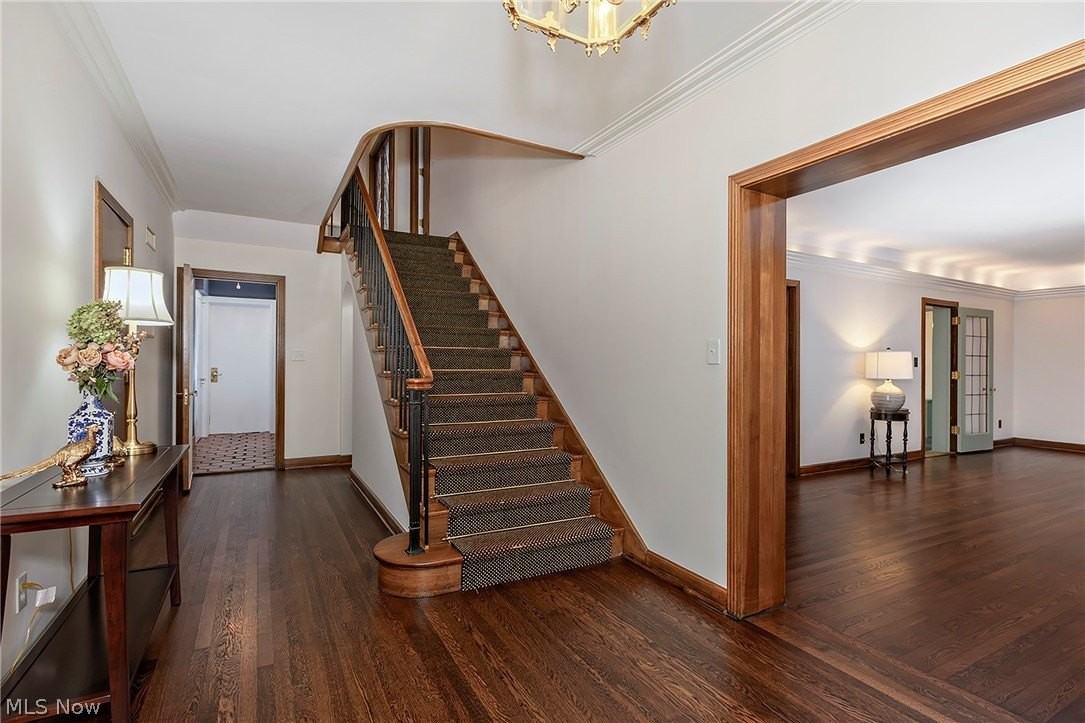 18420 Shelburne Rd - Photo 4 of 48