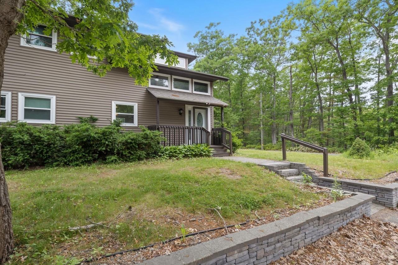 267 Pioneer Rd - Photo 3 of 41