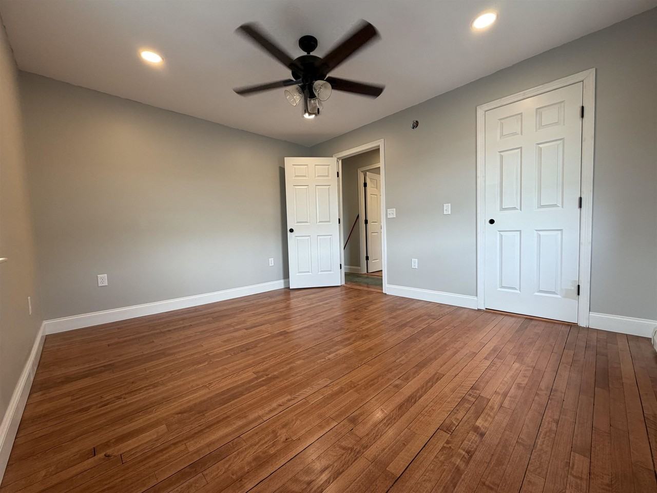 723 3rd Ave - Photo 5 of 25