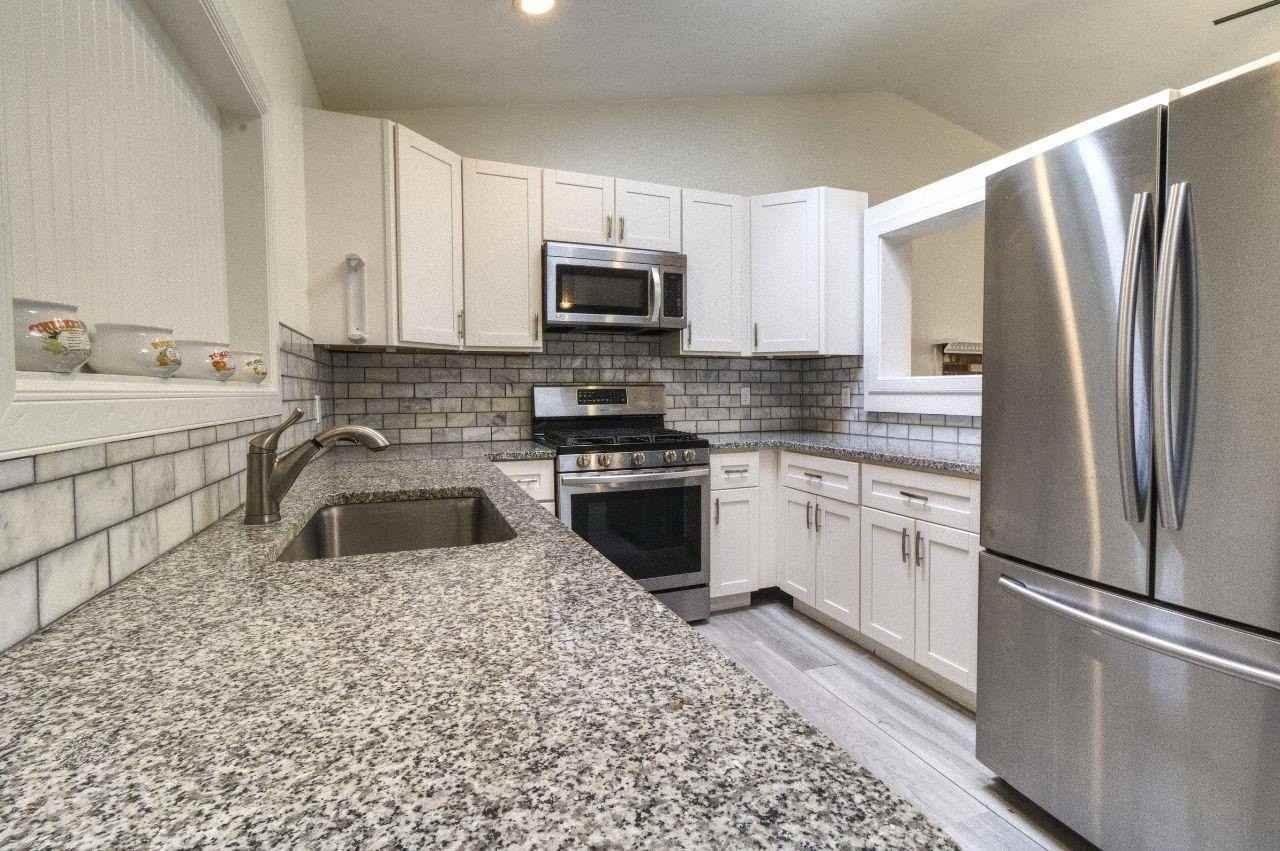15 Oakwood Rd - Photo 3 of 14
