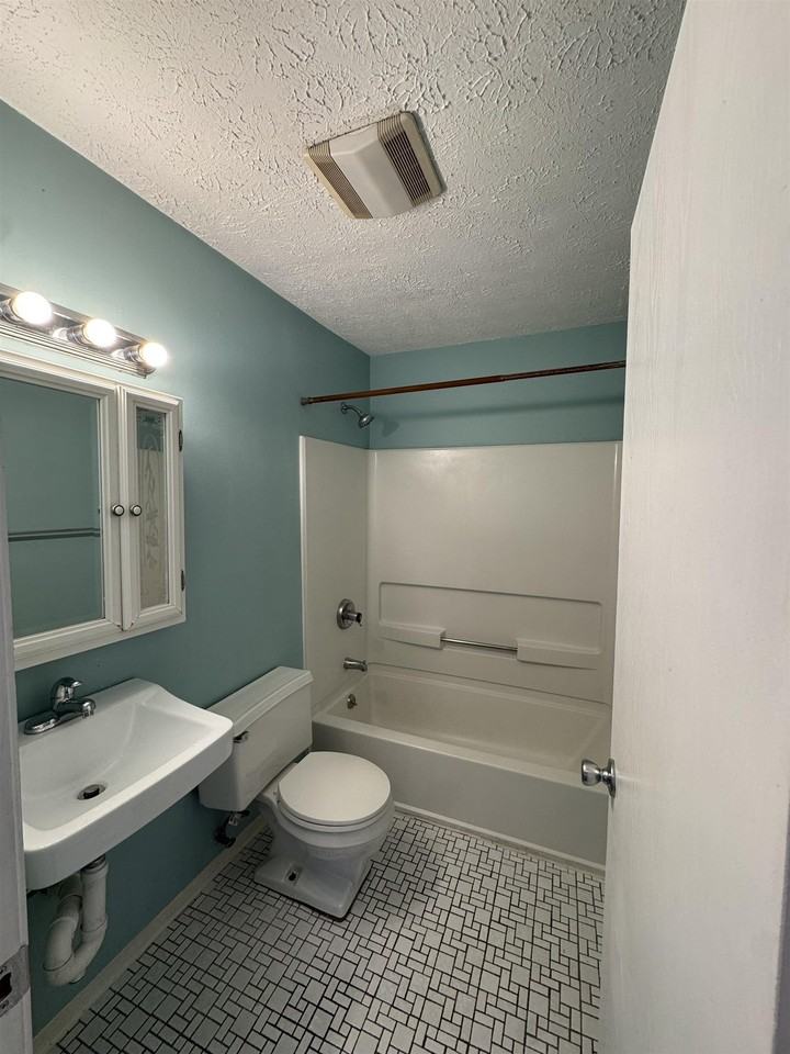39 Old Hackett Hill Rd #2E - Photo 5 of 13