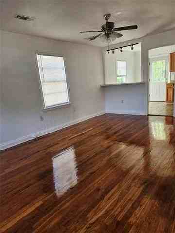 5519 Elysian Fields Ave - Photo 4 of 15