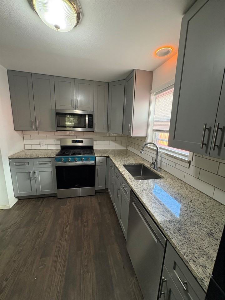 326 Crusader Dr - Photo 4 of 16
