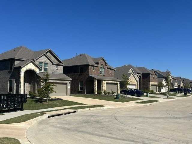 3928 Oak Creek Cir - Photo 2 of 19