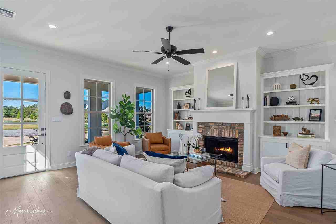 9847 Canebrake Ln - Photo 3 of 24