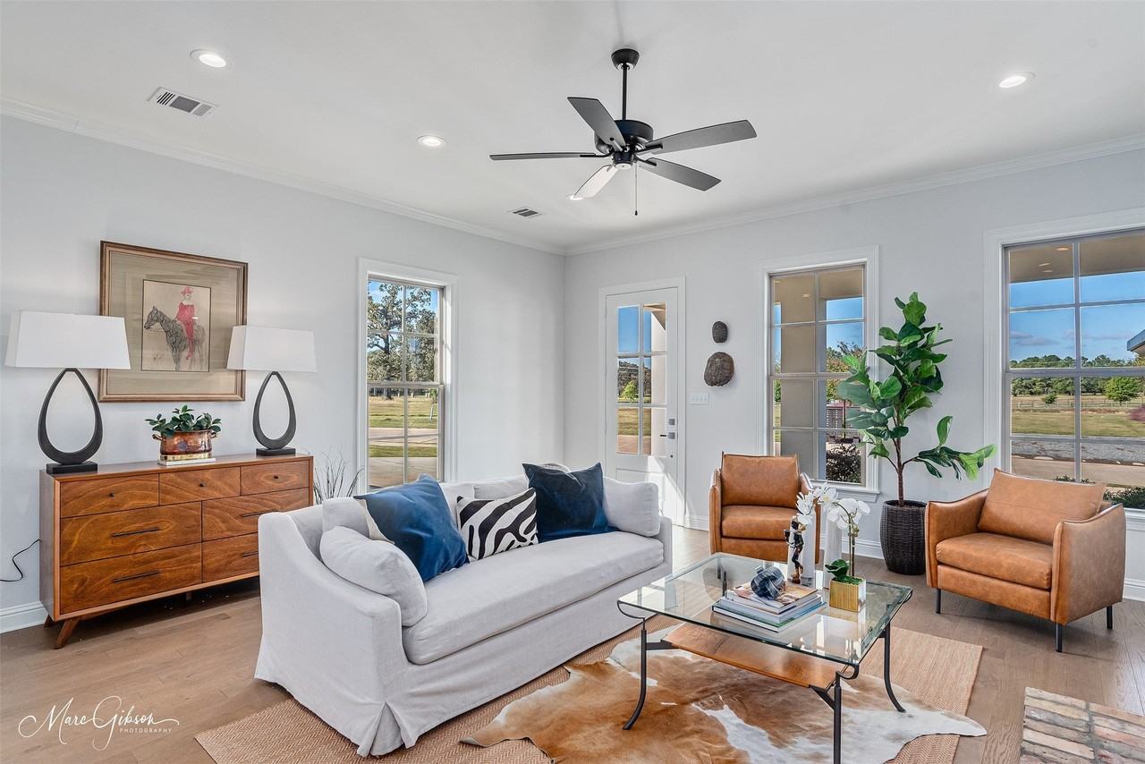 9847 Canebrake Ln - Photo 4 of 24