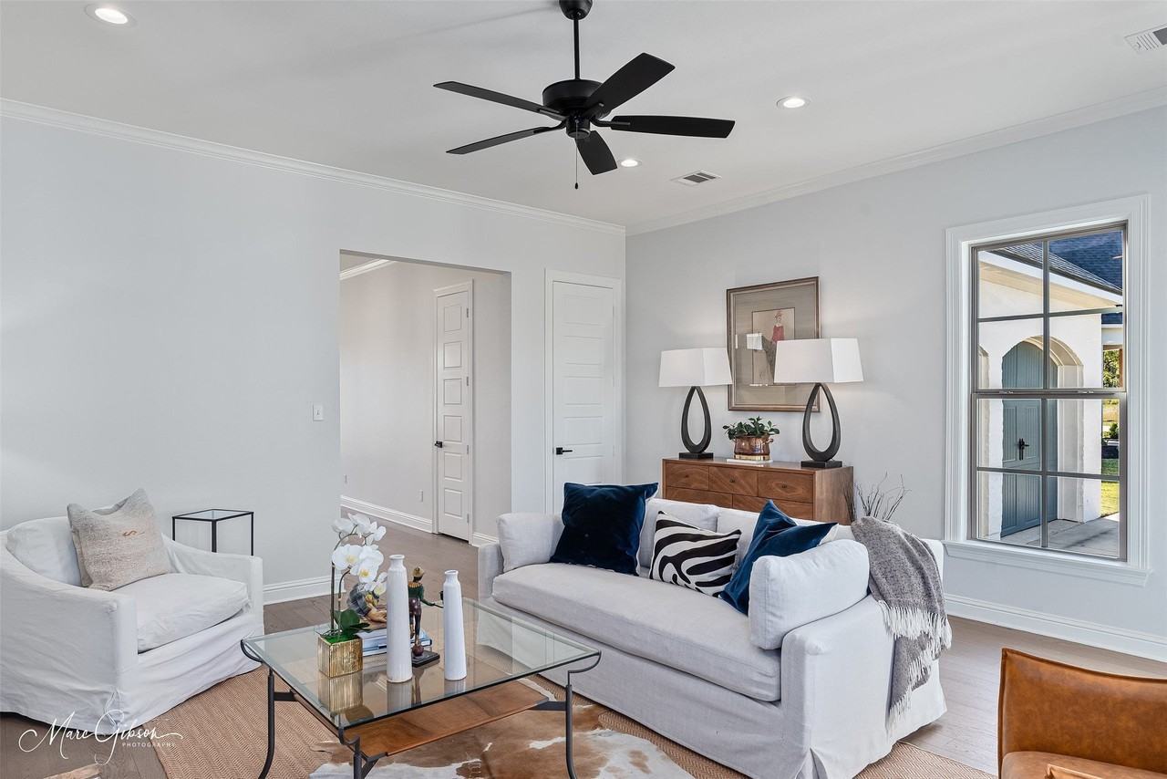 9847 Canebrake Ln - Photo 5 of 24