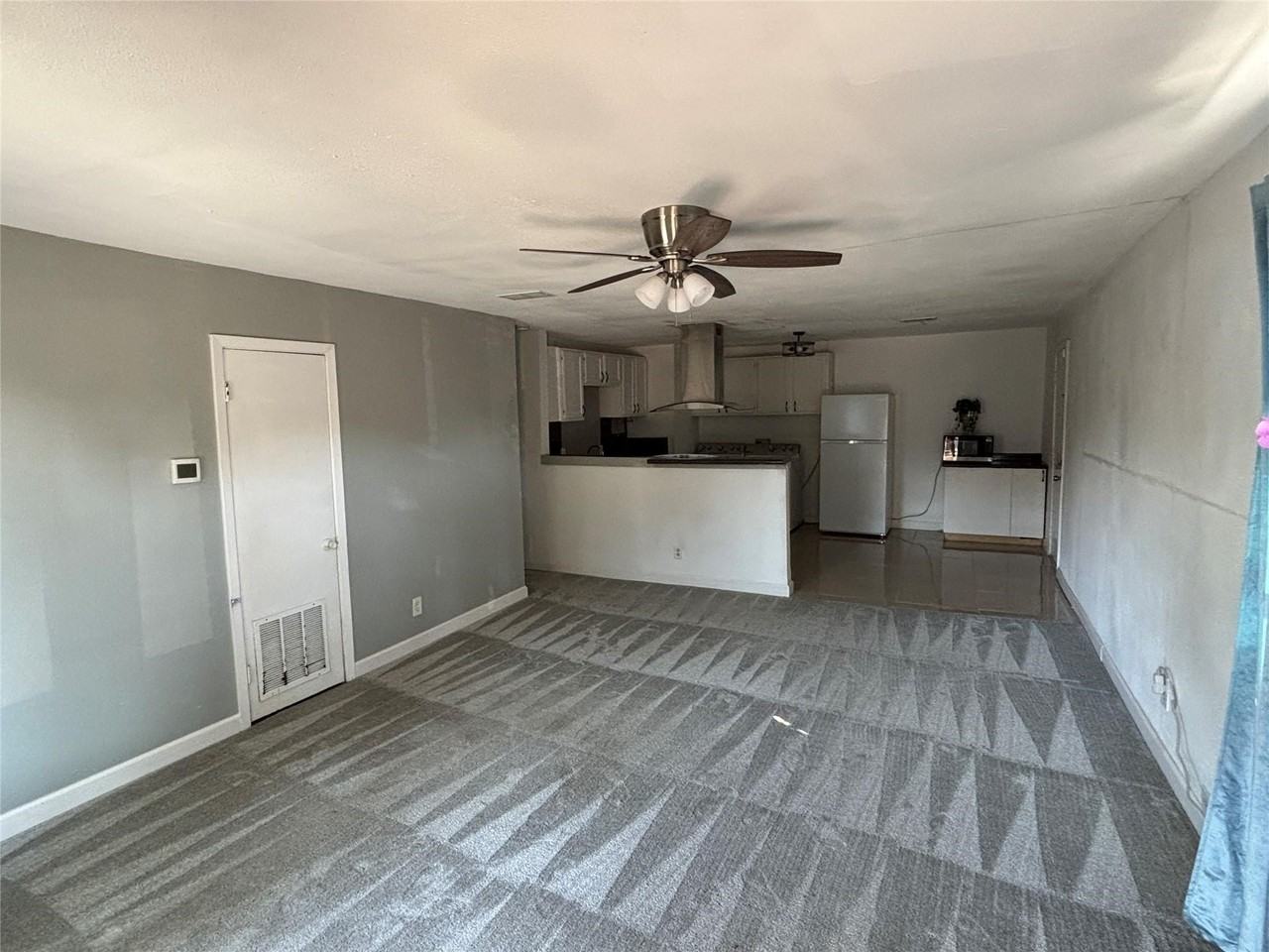 1303 E Myrtle St #A - Photo 4 of 9
