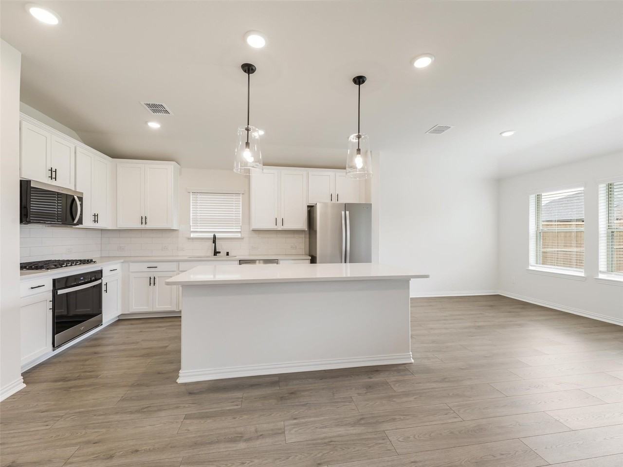 816 Cayden Dr - Photo 6 of 26