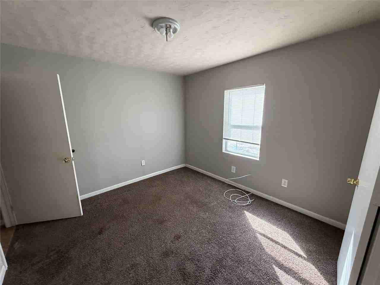 1018 Merchant St - Photo 7 of 10