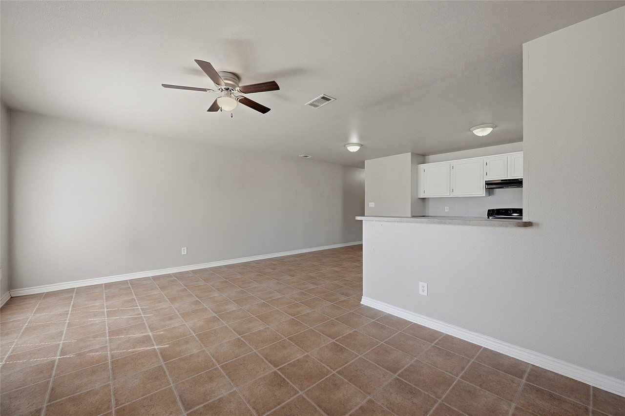 113 W Wilson Ave - Photo 4 of 21