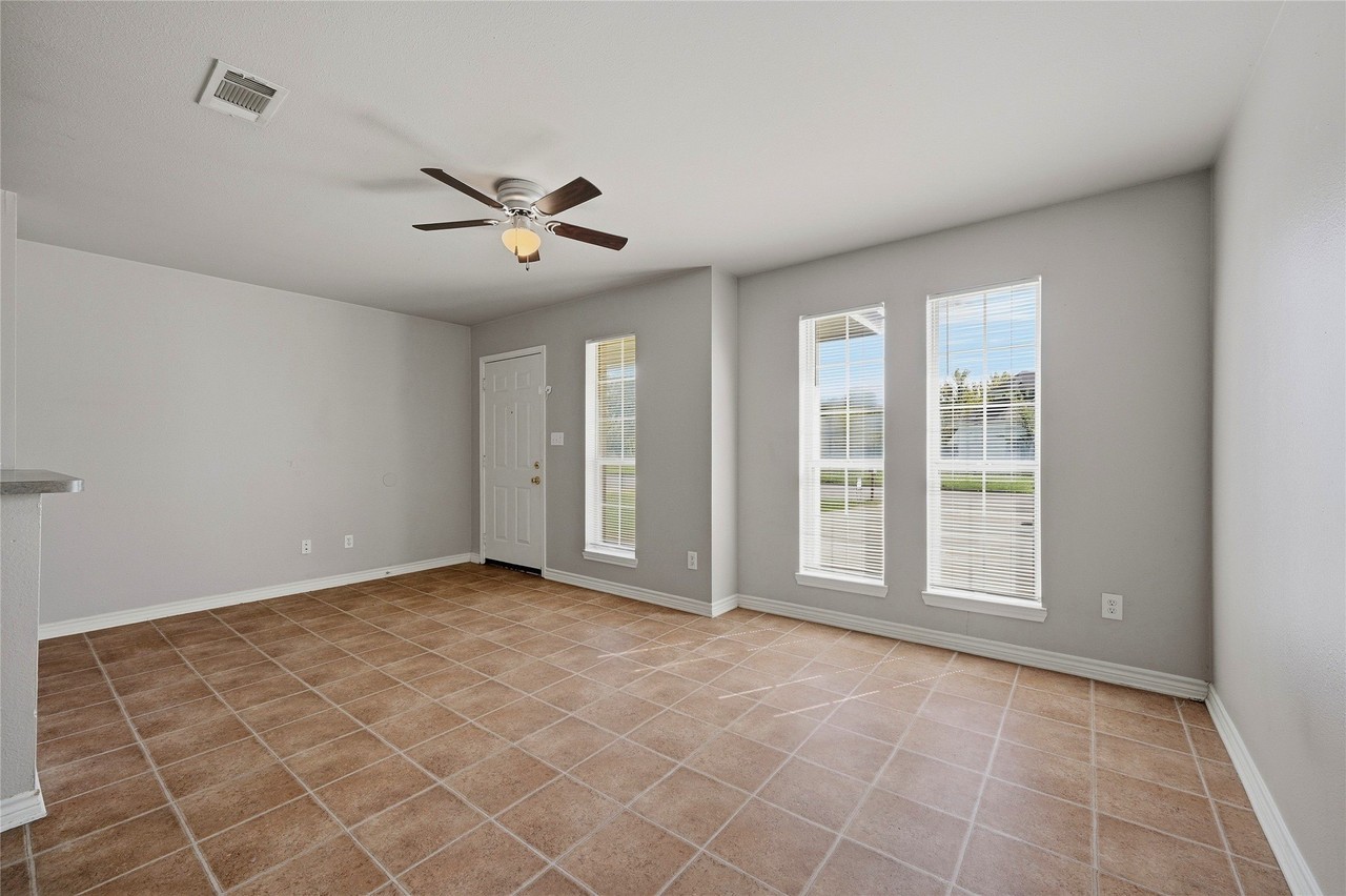 113 W Wilson Ave - Photo 6 of 21