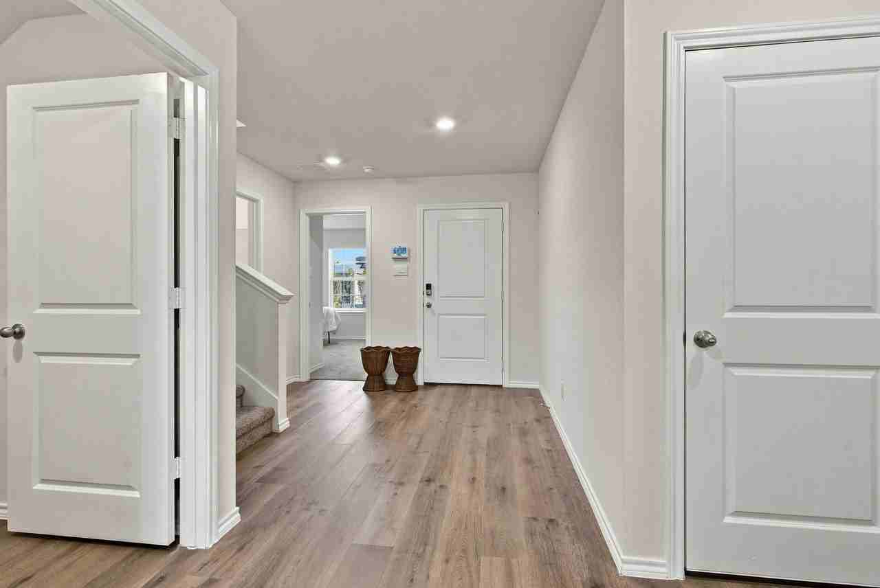 1432 Briar Hill Dr - Photo 3 of 40