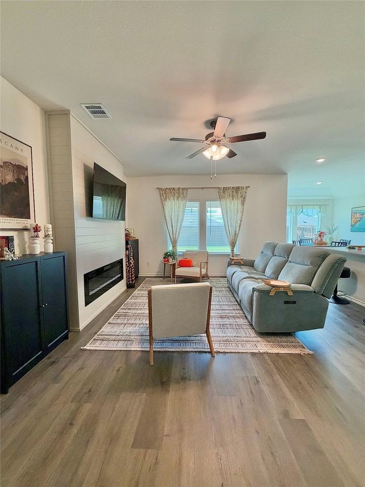 403 Silver Birch Dr - Photo 5 of 28